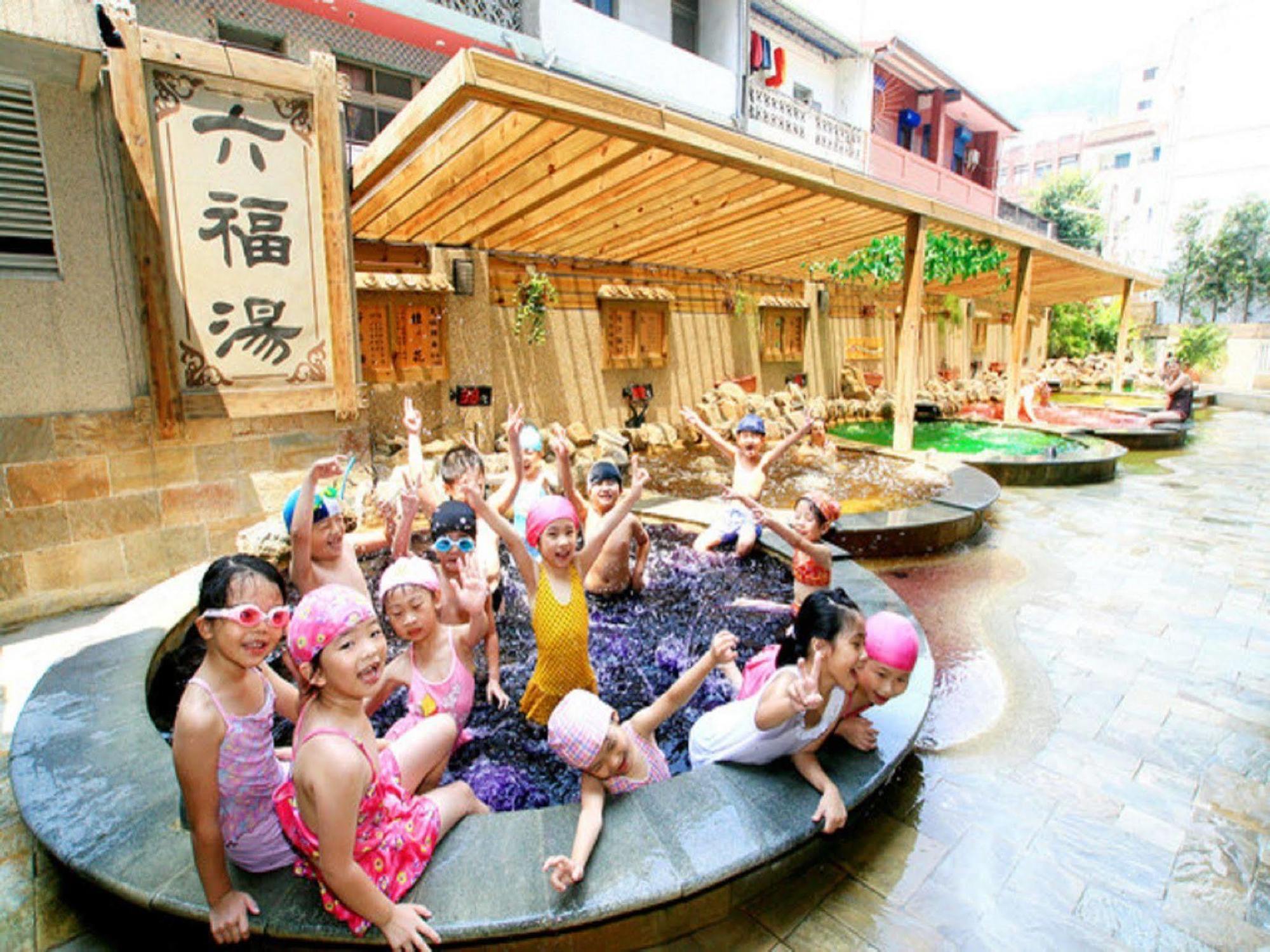 Chuang-Tang Spring Spa Hotel - Deyang Jiaoxi Esterno foto